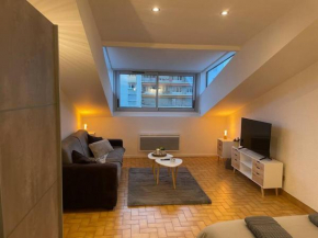 Studio centre ville proche therme